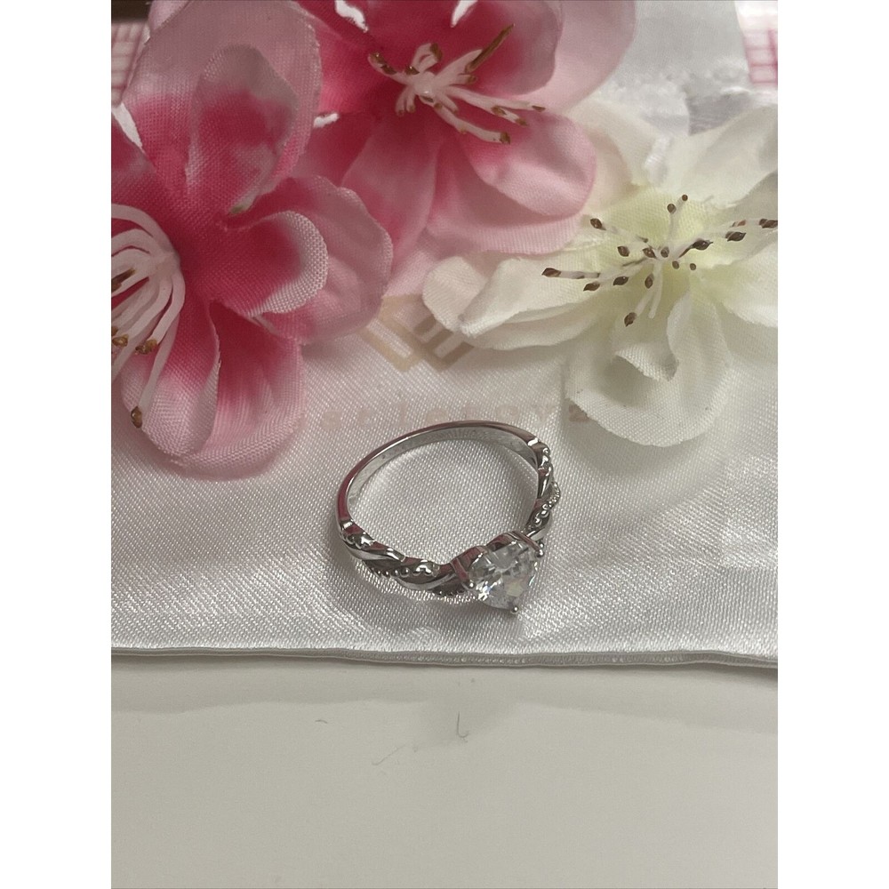 100% 925 Sterling Silver Heart Shaped Size 6  Ring Nice Gift item!